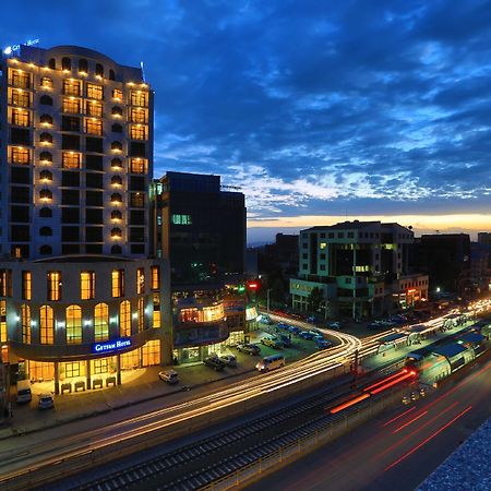 Getfam Hotel Адис Абеба Екстериор снимка