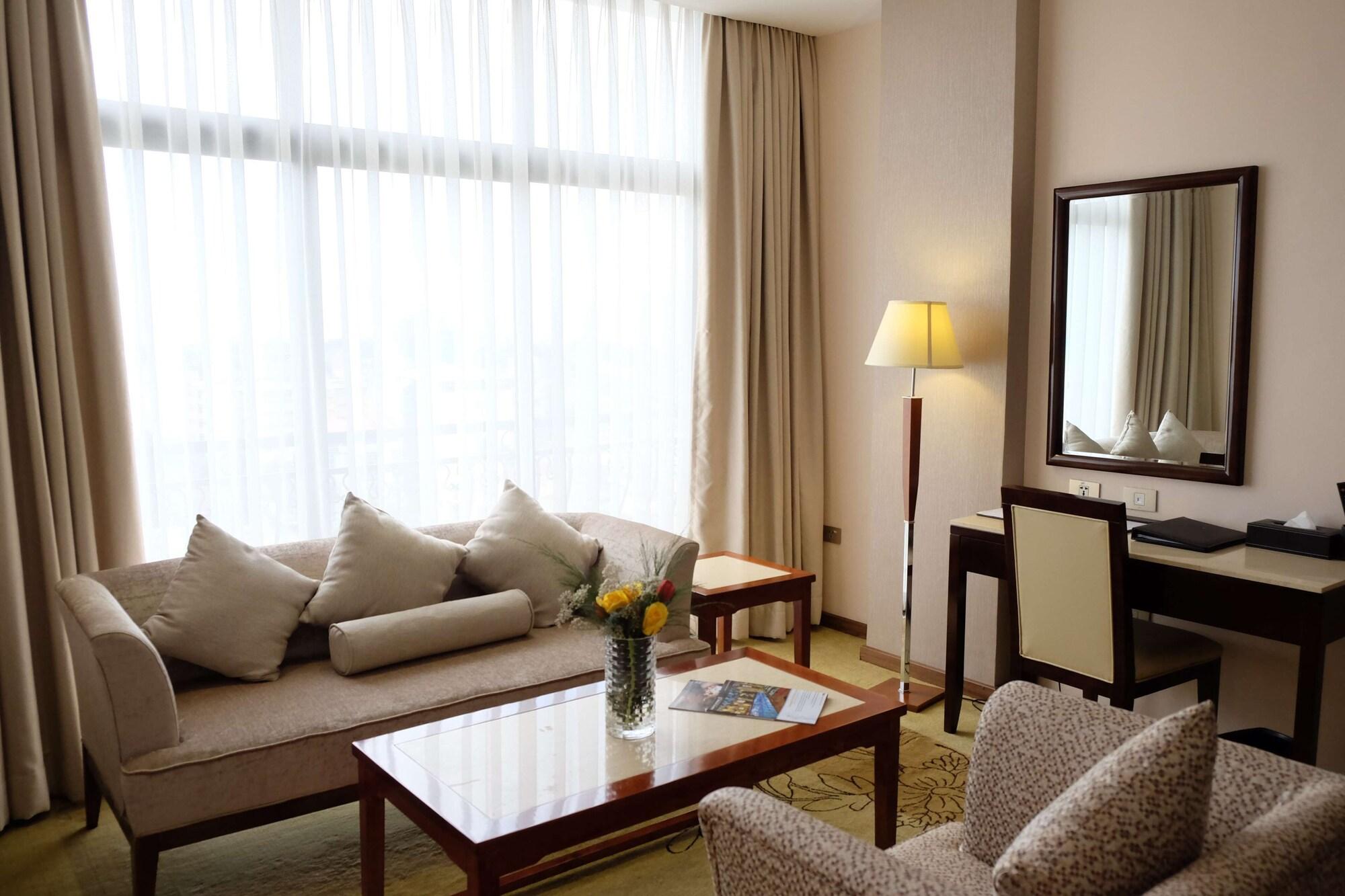 Getfam Hotel Адис Абеба Екстериор снимка