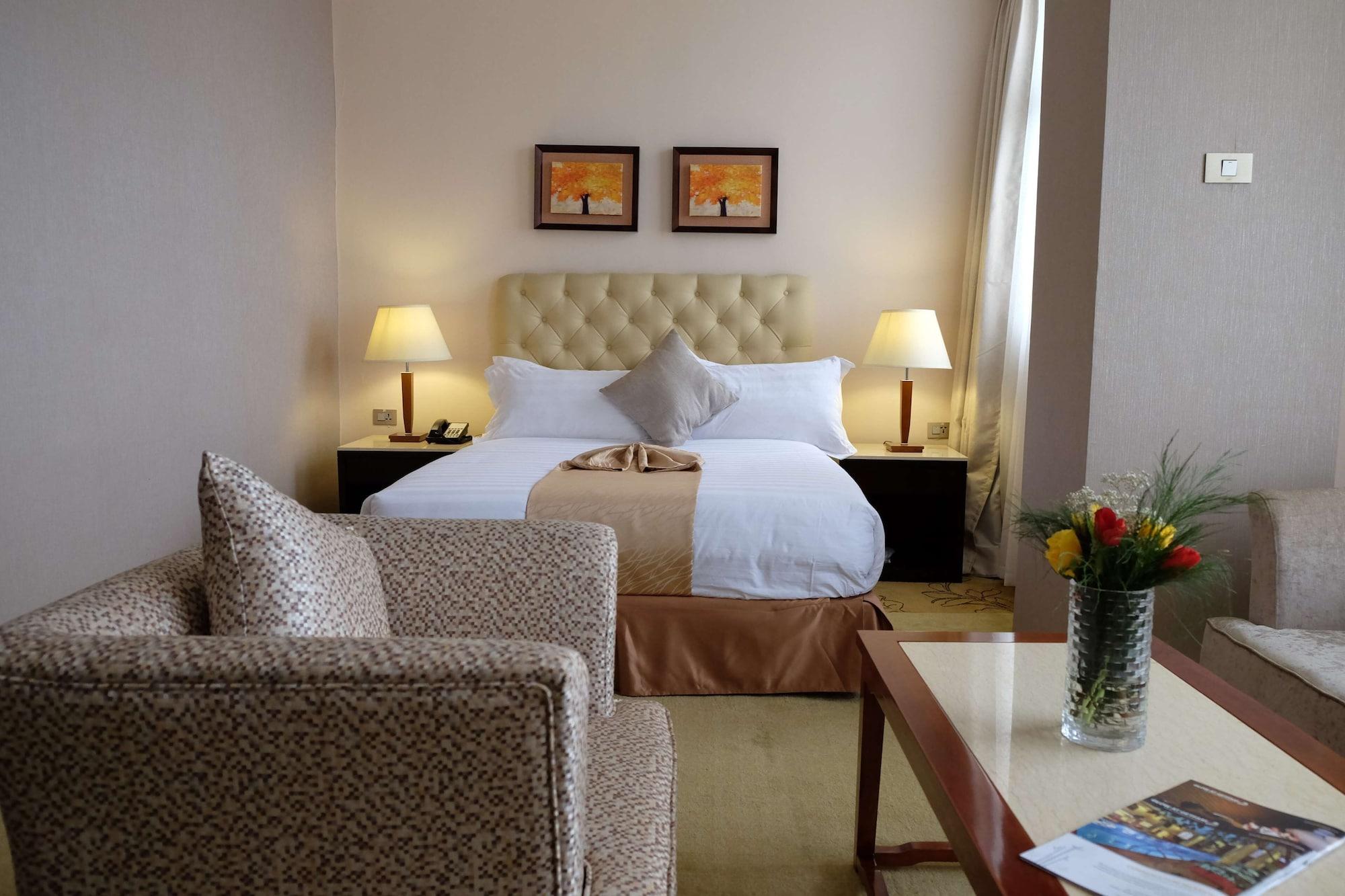 Getfam Hotel Адис Абеба Екстериор снимка