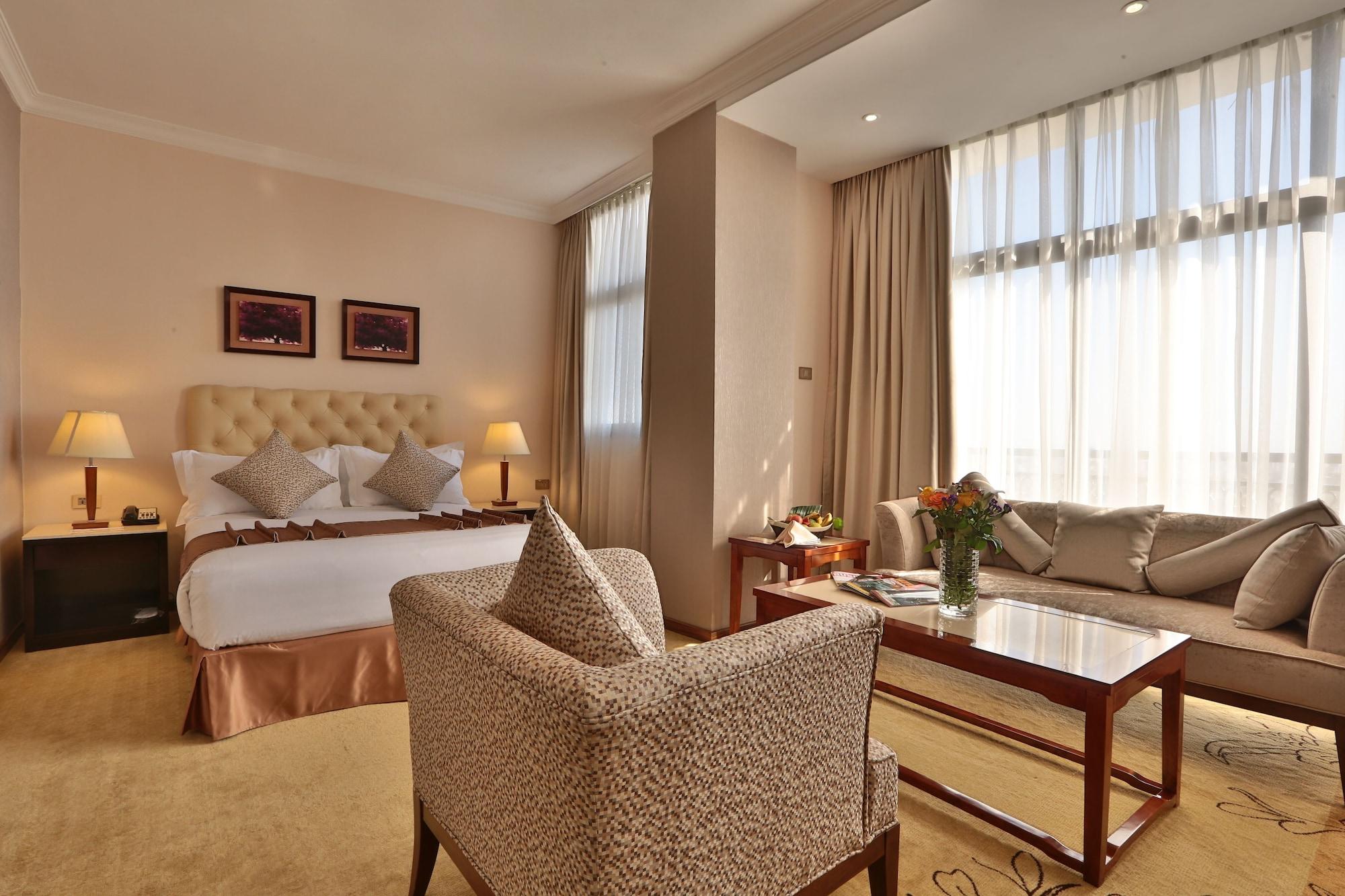 Getfam Hotel Адис Абеба Екстериор снимка