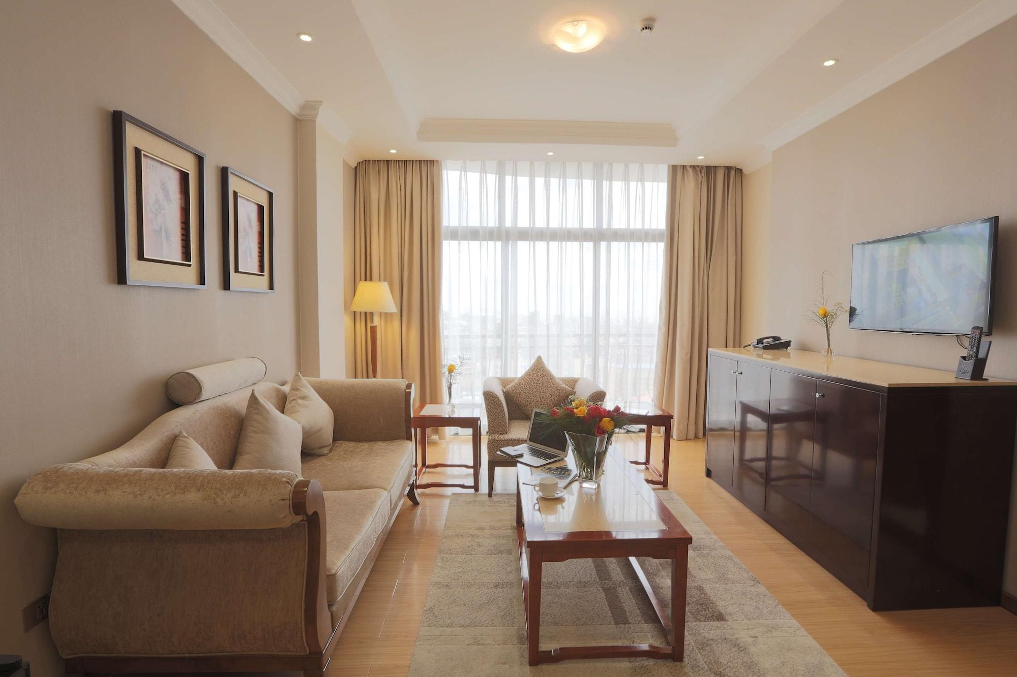 Getfam Hotel Адис Абеба Екстериор снимка