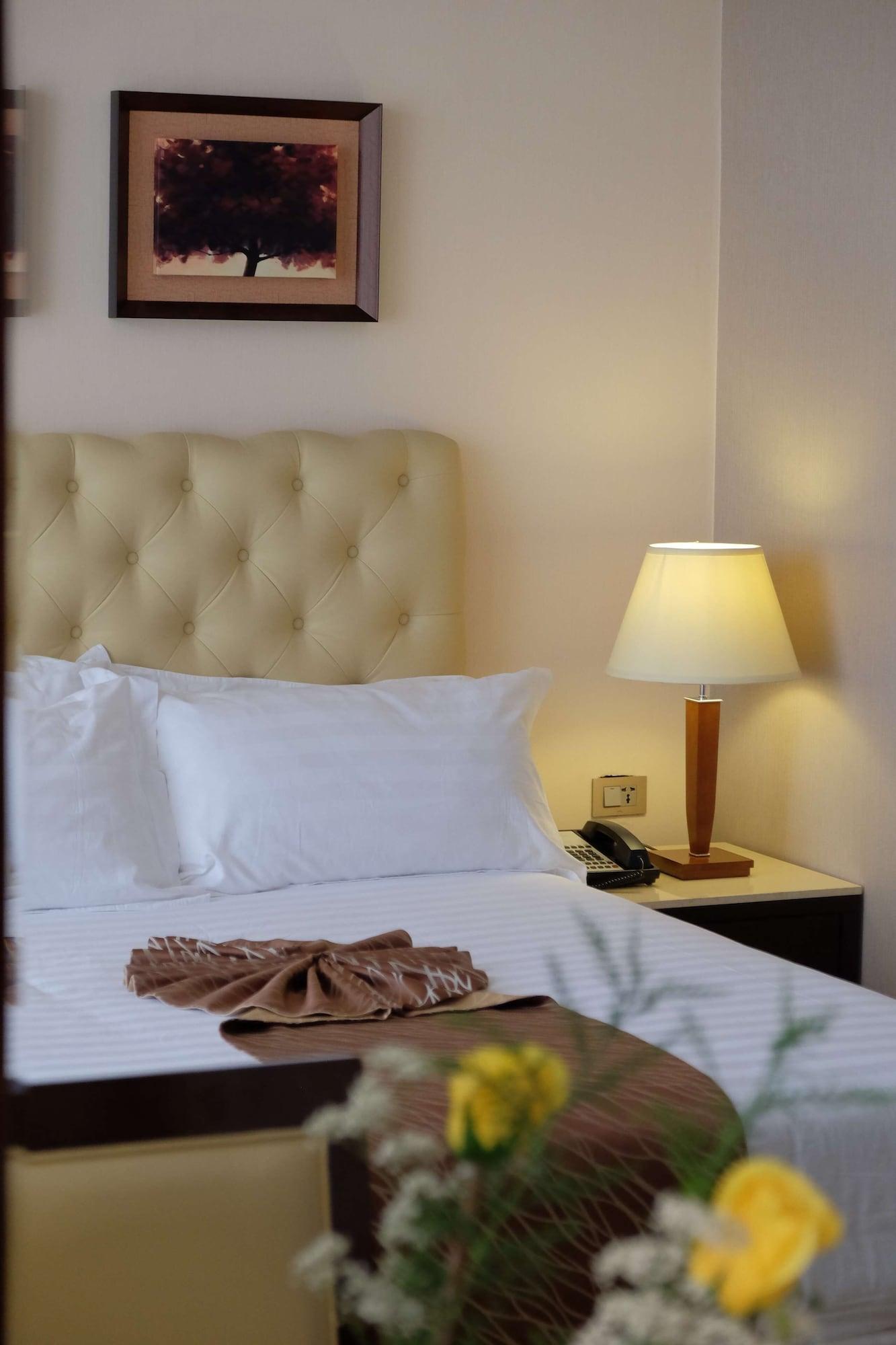 Getfam Hotel Адис Абеба Екстериор снимка