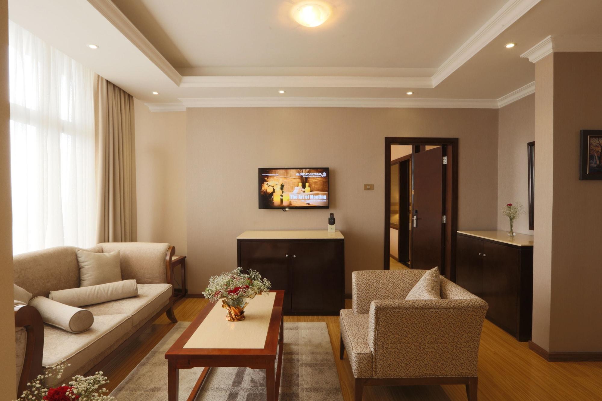 Getfam Hotel Адис Абеба Екстериор снимка