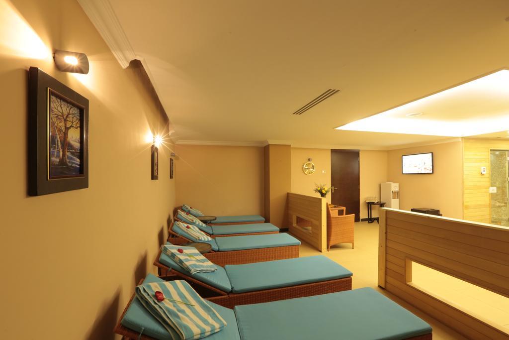 Getfam Hotel Адис Абеба Екстериор снимка