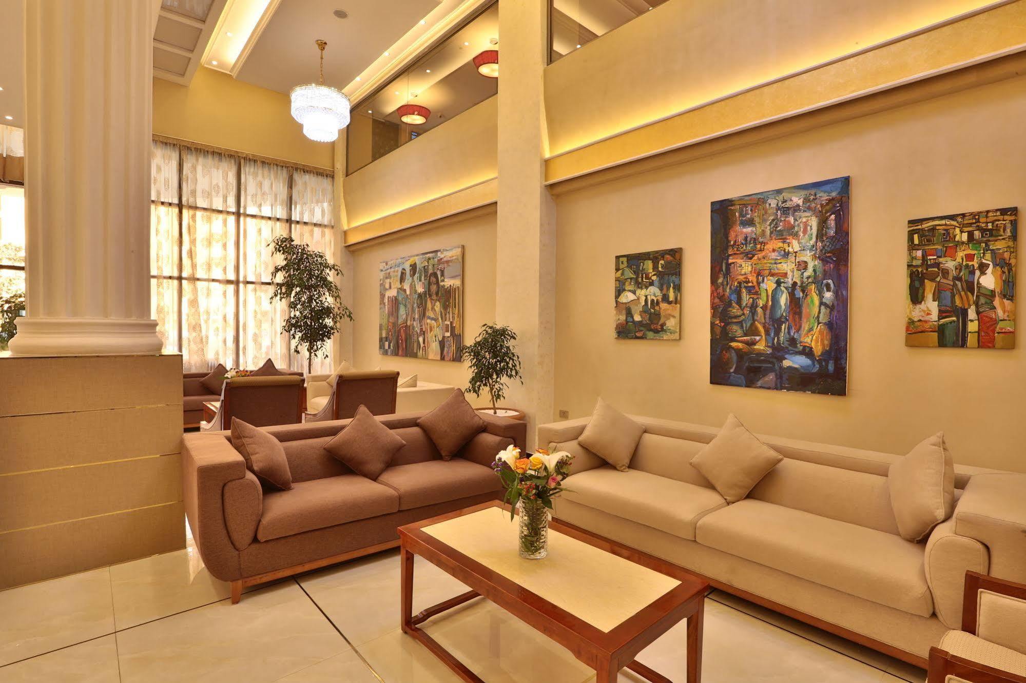 Getfam Hotel Адис Абеба Екстериор снимка