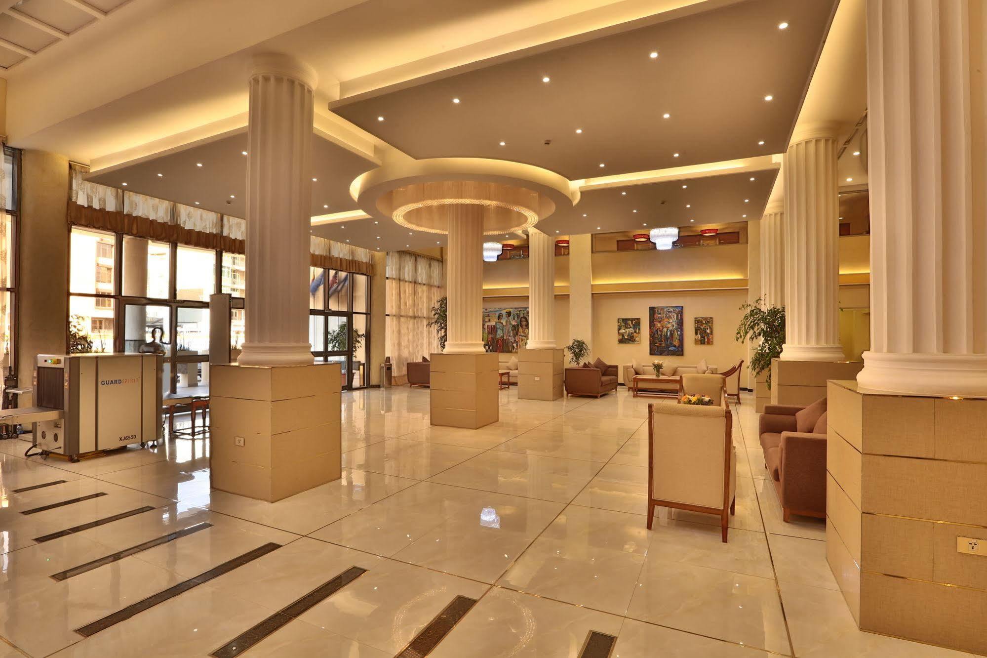 Getfam Hotel Адис Абеба Екстериор снимка